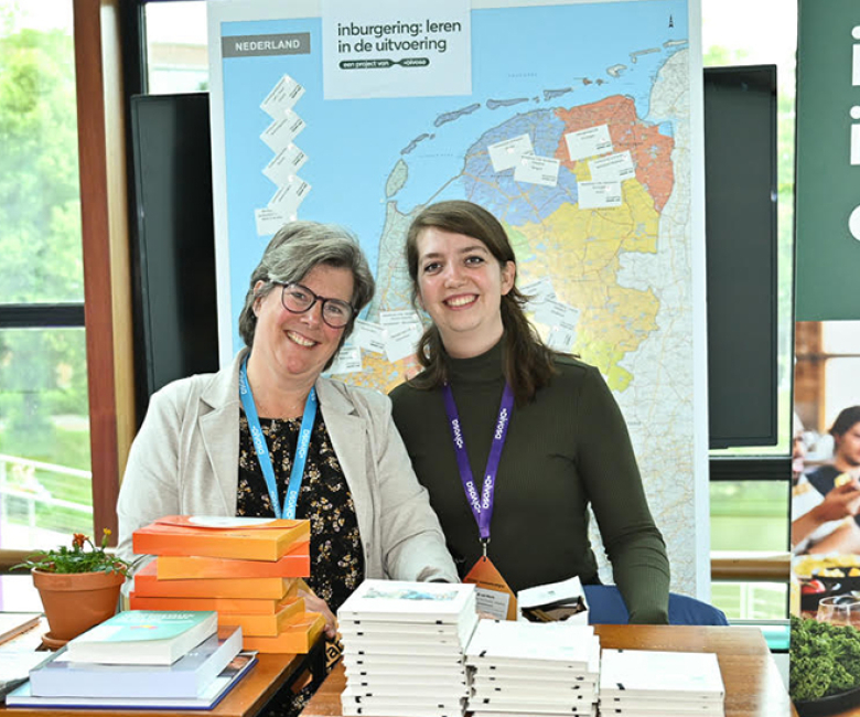 Medewerkers Annemieke en Jet tijdens het Divosa Voorjaarscongres